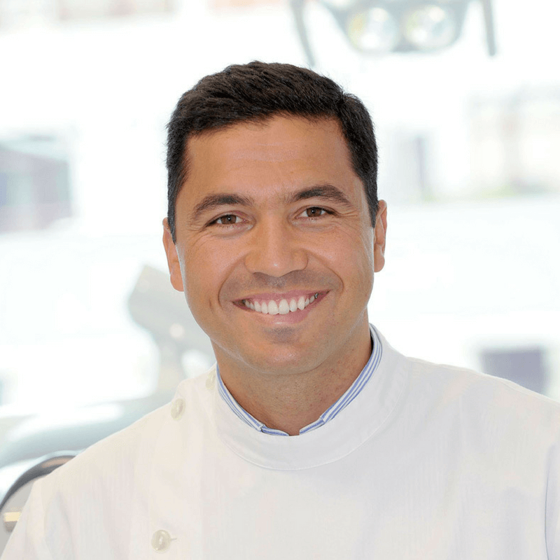 Dr. Roberto Henriques